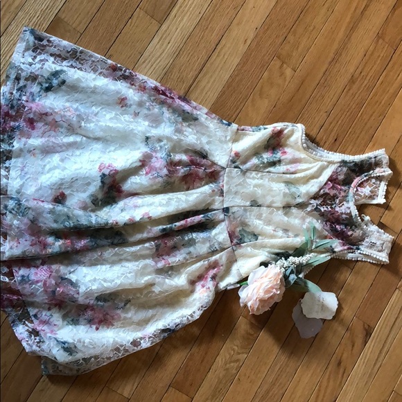 Altar'd State Dresses & Skirts - Altar’d State Floral lace dress